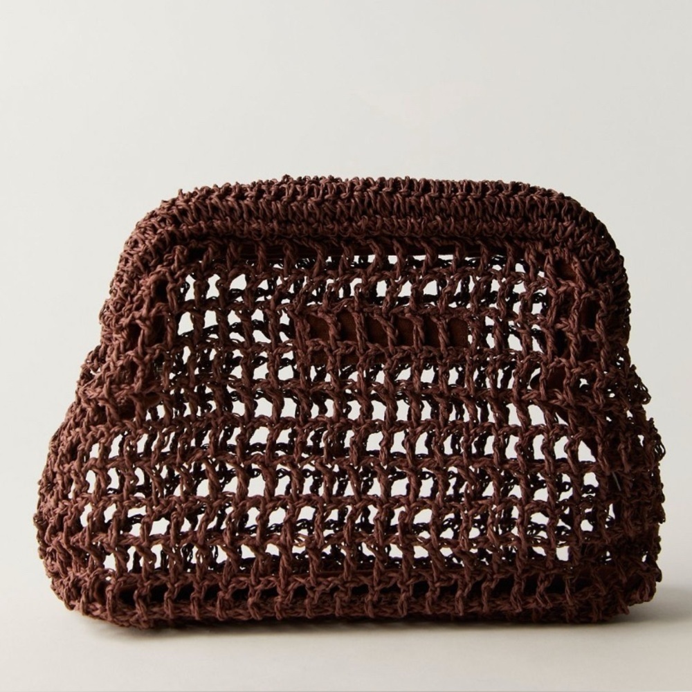 Free People Sand Bound Woven Raffia Straw Clutch in Chocolate NWT - Picture 3 of 6